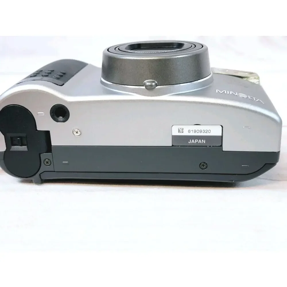 Minolta Freedom Zoom 140EX Panorama Date 35mm Film Camera 38-140mm Point Shoot